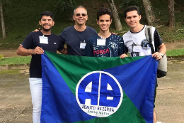 Da esquerda para a direita: Maxwell Filho, professor da escola Adauto Bezerra; Heliomárzio Moreira, professor da Seara; Bismark Mesquita, estudante; Ednardo Rodrigues, professor da Seara (Foto: acervo pessoal)