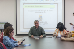 Imagem: Reunião de apresentação do projeto Piloto de Elaboração da Matriz de Risco da UFC, em julho de 2018 (Foto: Viktor Braga/UFC)