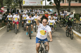 Imagem: Pessoas andando de bicicleta, vistas de frente (Foto: Viktor Braga/UFC)