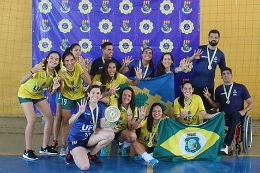 Imagem: Elenco do time feminino da UFC (Foto: Igor Souza)