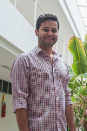 Imagem: Prof. Yuri Lima, do Departamento de Matemática da UFC (Foto: Ribamar Neto/UFC)