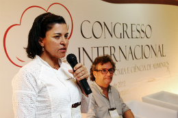 Imagem: A chef Tereza Paim e o professor Leopoldo Gondim, do curso de Gastronomia da UFC