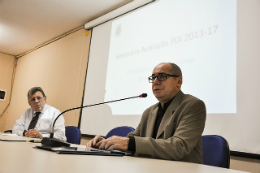 Imagem: O Reitor Jesualdo Farias falou, na Casa de José de Alencar, para representantes das administrações superior e acadêmica da UFC (Foto: Rafael Cavalcante)