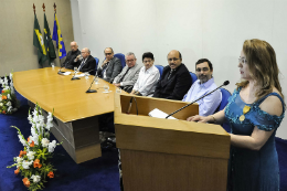 Imagem: A gratidão deu o tom do discurso da homenageada, que citou nominalmente personagens importantes de sua vivência profissional (Foto: Rafael Cavalcante)