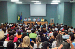 Imagem: O auditório do Centro de Ciências estava lotado durante a premiação dos melhores trabalhos dos EU2013