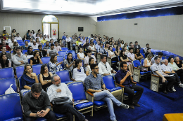 Imagem: Novos servidores são empossados no Auditório da Reitoria da UFC