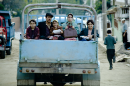 Imagem: O filme "Bem-vindo à Alemanha" conta a história de Hüseyin Yilmaz, que sai da Turquia em 1964 rumo à Alemanha (Foto: Divulgação)