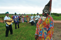 Imagem: Cena do documentário "Folias do Norte do Paraná", da cineasta Lia Marchi