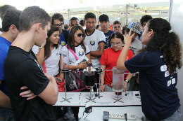 Imagem: A V Feira das Profissões realizada em 2013 reuniu 140 mil estudantes (Foto: Igor Grazianno)