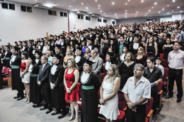 Imagem: Solenidade aconteceu na auditório da FEAAC, na última sexta-feira, 6 de junho (Foto: Ribamar Neto)