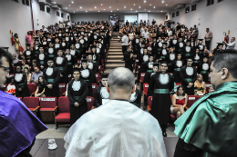 Imagem: Solenidade aconteceu na auditório da FEAAC, na última sexta-feira, 6 de junho (Foto: Ribamar Neto)