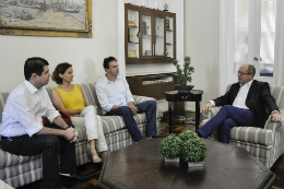 Imagem: Jesualdo Farias recebeu os candidatos Mauro Filho, Camilo Santana e Izolda Cela (Foto: Ribamar Neto)