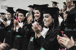 Imagem: Alunos do Instituto UFC Virtual colam grau hoje (foto: Ribamar Neto)