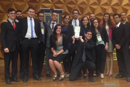 Imagem: Equipe da Sociedade de Debates que participou do I Parli Brasil (Foto: Divulgação)