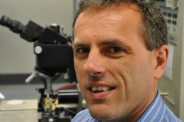 Imagem: Prof. Eryk Dutkiewicz (Foto: web.science.mq.edu.au)