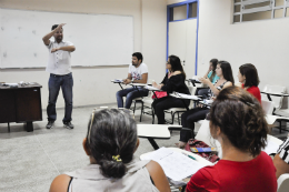 Imagem: Curso de libras é ofertado pela Progep (Foto: Guilherme Braga/2014)