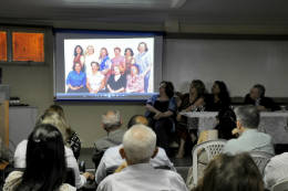 Imagem: Parentes, colegas de profissão, amigos, ex-alunos e admiradores participaram da inauguração do Memorial em homenagem à Profª Grasiela Teixeira (Foto: Guilherme Braga)