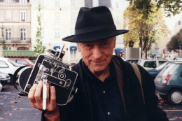 Imagem: Exposição coletiva Jonas Mekas: o cinema está entre os fotogramas reúne quatro longas e 16 curtas-metragens do lituano Jonas Mekas (Foto: Divulgação)