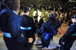 Imagem: Entre as turmas que se formaram ontem, muitos estudantes se destacam pela superação das adversidades (Foto: Jr. Panela)