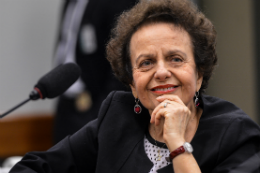 Imagem: Ministra Eleonora Menicucci participa da celebração do convênio entre UFC e Instituto Maria da Penha (Foto: Wilson Dias/Agência Brasil)