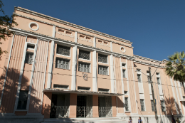 Imagem: Prédio da Faculdade de Direito da UFC (Foto: Jr. Panela)