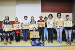 Imagem: Bordadeiras que assinam peças da exposição (Foto: Ribamar Neto)