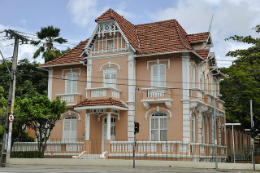 Imagem: Imagem frontal da Casa de Cultura Alemã da UFC