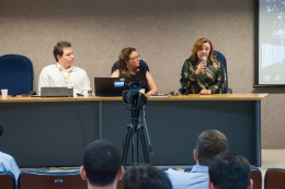 Imagem: Curso sobre "Avaliação patrimonial dos bens móveis e imóveis" foi aberto pela Pró-Reitora de Administração, Profª Denise Correa (Foto: Ribamar Neto/UFC)