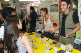 Imagem: A exposição "Terra em movimento" no Shopping Benfica, em 2015 (Imagem: Divulgação)