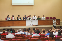 Imagem: A abertura do FLAEL ocorreu na manhã desta quarta-feira, no auditório da FEAAC (Foto: Viktor Braga)