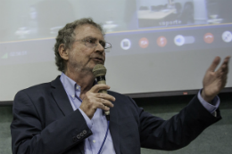 Imagem: Prof. Luiz Davidovich é presidente da Academia Brasileira de Ciências (Foto: Viktor Braga/UFC)