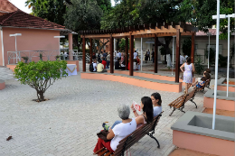 Imagem: Pátio da Casa de Cultura Alemã, na área 1 do Centro de Humanidades (Foto: Rafael Cavalcante/UFC)