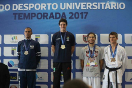 Imagem: Pódio com o atleta Breno Mateus em primeiro lugar