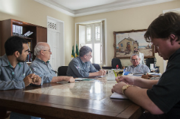 Imagem: Reunião com dirigentes da CSP ocorreu no Gabinete do Reitor (Foto: Ribamar Neto/UFC)