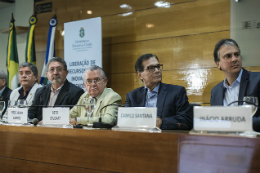 Imagem: Mesa de autoridades durante a liberação de recursos do Inovafit, na FIEC