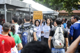 Imagem: A primeira etapa do projeto consiste na coleta de informações nas coordenações dos cursos (Foto: Ribamar Neto/UFC)