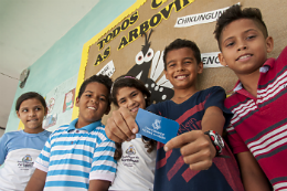 Imagem: Equipe de jornalistas da UFC visitou a escola do bairro Santa Rosa e conversou com os "brigadistas" mirins (Foto: Viktor Braga/UFC)