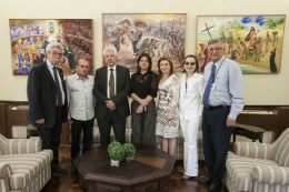 Imagem: Depois de visita ao Núcleo de Pesquisa e Desenvolvimento de Medicamentos (NPDM), subcomissão foi recebido pelo reitor Henry Campos (Foto: Viktor Braga/UFC)