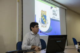 Imagem: Prof. Antônio Gomes disse que, mesmo com as dificuldades de recursos, é possível melhorar alguns resultados apenas reconfigurando atitudes e programas (Foto: Jr. Panela/UFC)