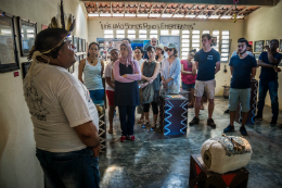 Imagem: Os estudantes tiveram a oportunidade de interagir com moradores da comunidade e conhecer a história e as lutas do povo indígena (Foto: divulgação)