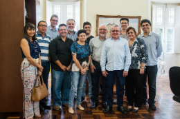 Imagem: Reitor e equipe responsável pelo censo da UFC enviado ao INEP (Foto: Ribamar Neto/UFC)