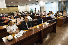 Imagem: Evento acontece no auditório da FIEC (Foto: Jr. Panela/UFC)