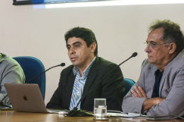 Imagem: Pró-Reitor de Pesquisa e Pós-Graduação, Prof. Antonio Gomes, e o presidente da FUNCAP, Prof. Tarcisio Pequeno (Foto: Ribamar Neto/UFC)