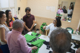 Imagem: A comitiva conheceu de perto o trabalho da Oficina de Tecnologia Assistiva (Foto: Ribamar Neto/UFC)