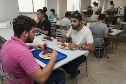 Imagem: O funcionamento do Restaurante Universitário será diferenciado nos dias de jogos da Seleção Brasileira na Copa do Mundo (Foto: Viktor Braga/UFC)