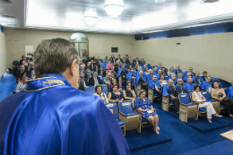 Imagem: Amigos e familiares dos homenageados prestigiaram a solenidade (Foto: Viktor Braga/UFC)