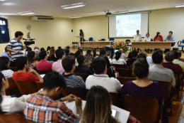 Imagem: Curso acontece no auditório da Casa de José de Alencar (Foto: Jr. Panela/UFC)