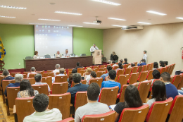 Imagem: Evento ocorreu no auditório da Pró-Reitoria de Graduação da UFC (Foto: Ribamar Neto/UFC)