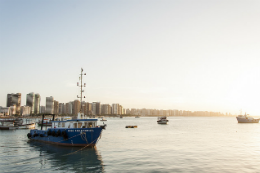 Imagem: O curso será ministrado em inglês e, entre os temas, abordará mudanças climáticas e os impactos nos oceanos (Foto: Viktor Braga/UFC)