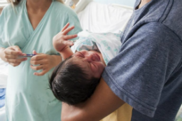 Imagem: A presença de um acompanhante é importante para garantir que o parto ocorra sem complicações (Foto: Viktor Braga)